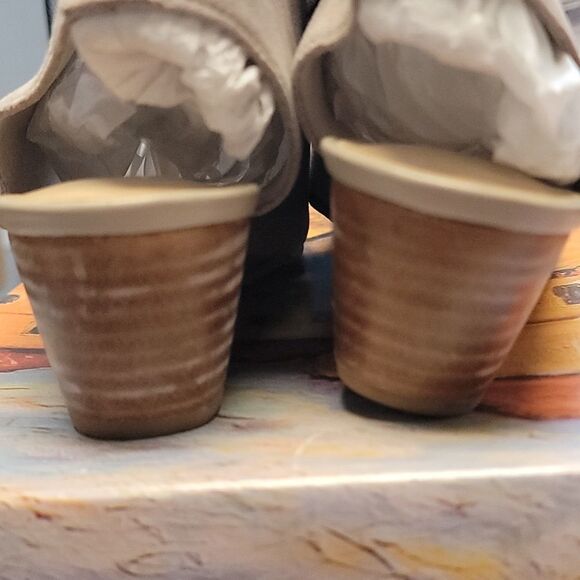 Bella Vita Clud Suede Ingrid Wedge Sandals Size 8 - Picture 7 of 9